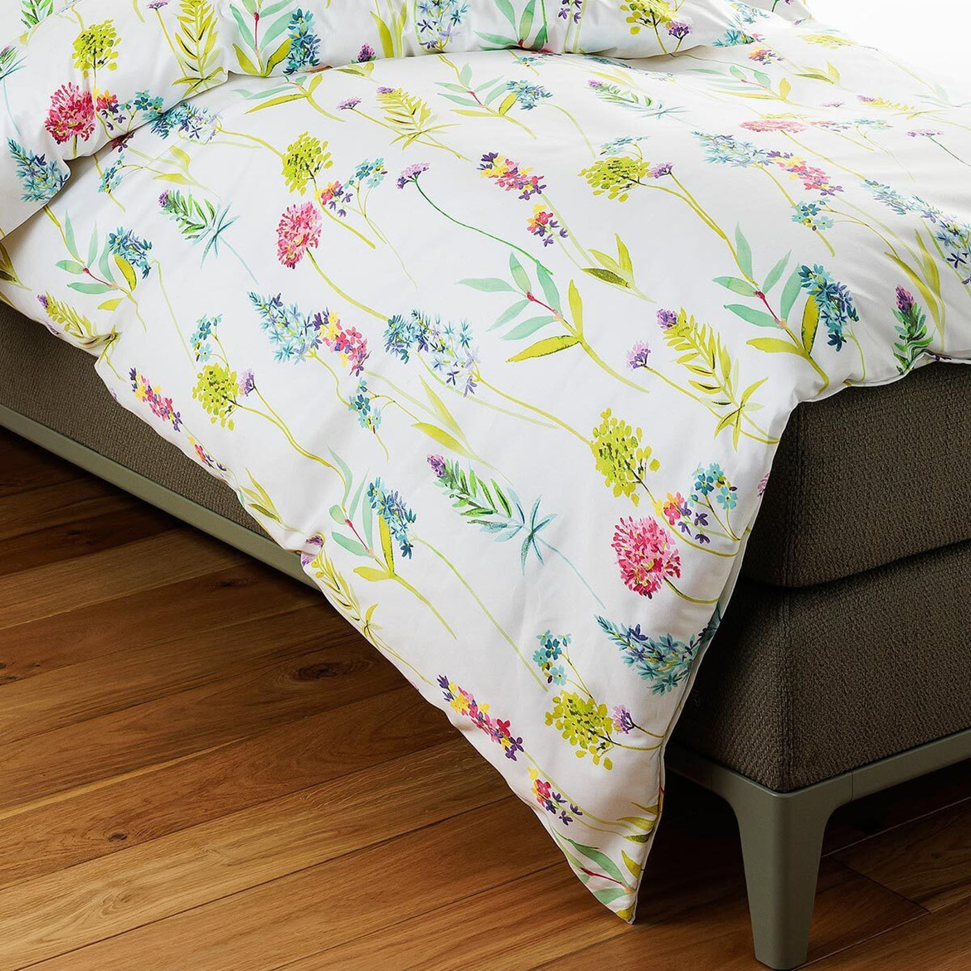 Janine Mako Satin Bettwäsche Palermo 31161-09 Weiß Bunt Blumen 135x200