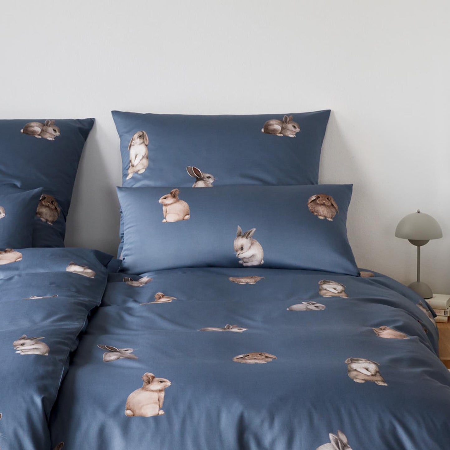 Elegante Mako Satin Bettwäsche Bunnies 24531-2 Kaninchen Blau 135x200