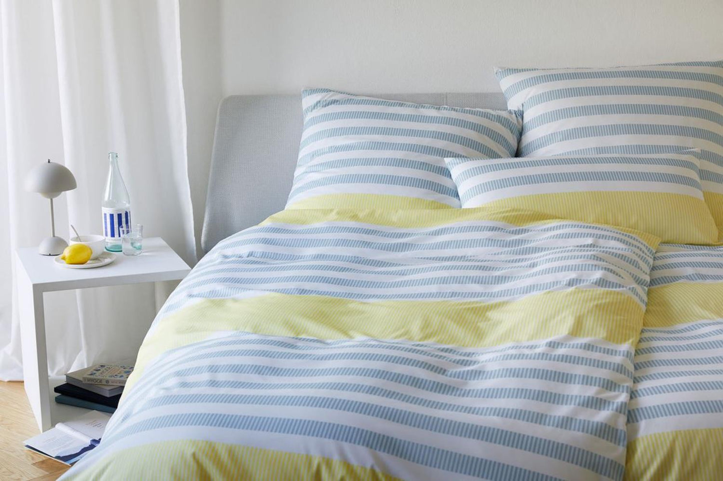Seitenansicht der hautsympathischer Interlock Jersey Bettwäsche Summerstripe – pflegeleicht und stilvoll.