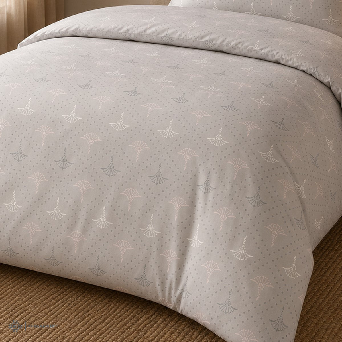 Bettwäsche Mako Satin Cornflower Charm Grau mit Kornblumenmuster 135 x 200 cm