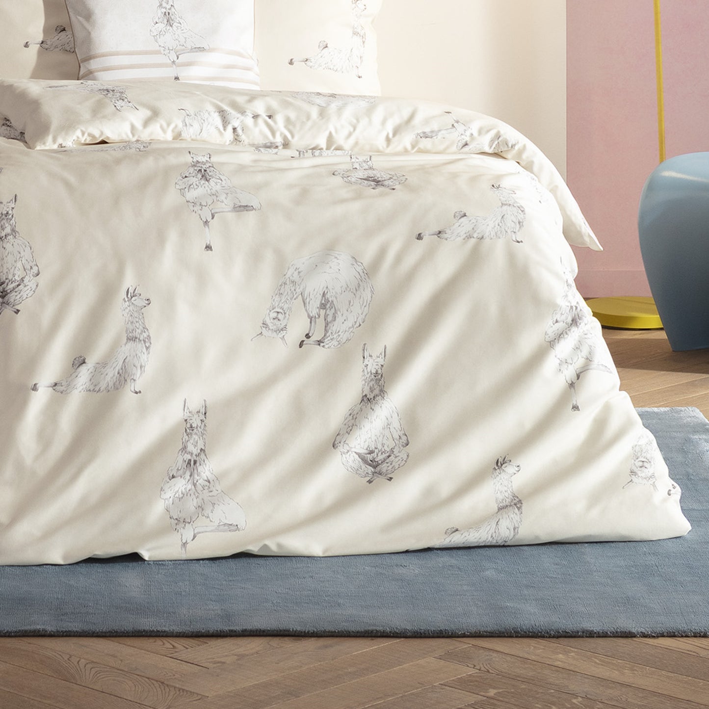 Estella Mako Satin Bettwäsche Yoga Lamas 4851-230 natur 135x200