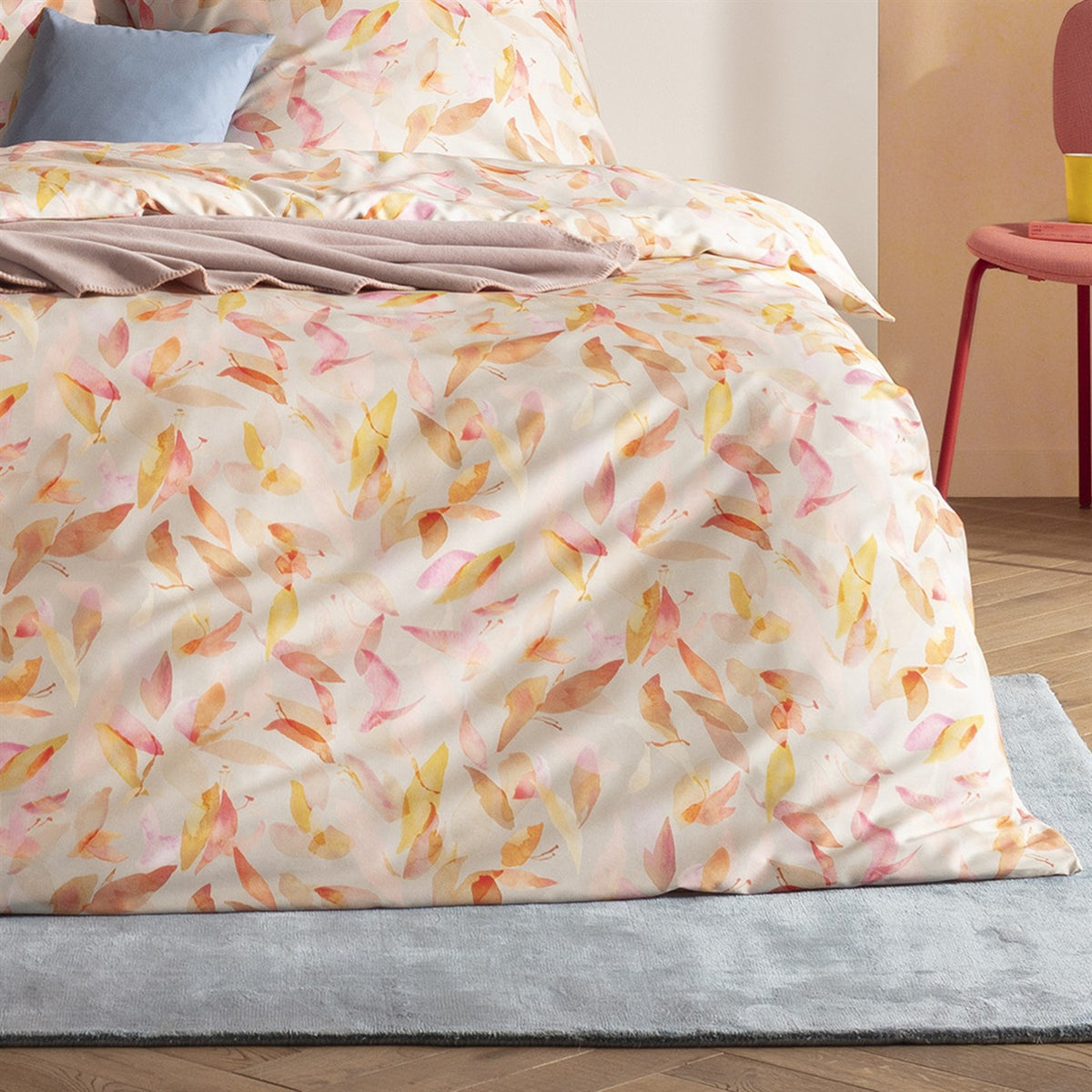 Bettwäsche Mako Satin Tabby Beige mit Blättermuster 135 x 200 cm