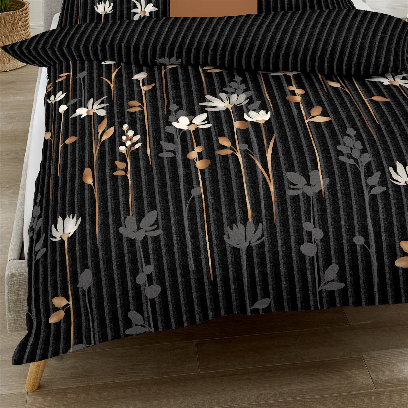 Bettwäsche Mako Satin Floral Stripes Schwarz mit Blumenmuster 135 x 200 cm