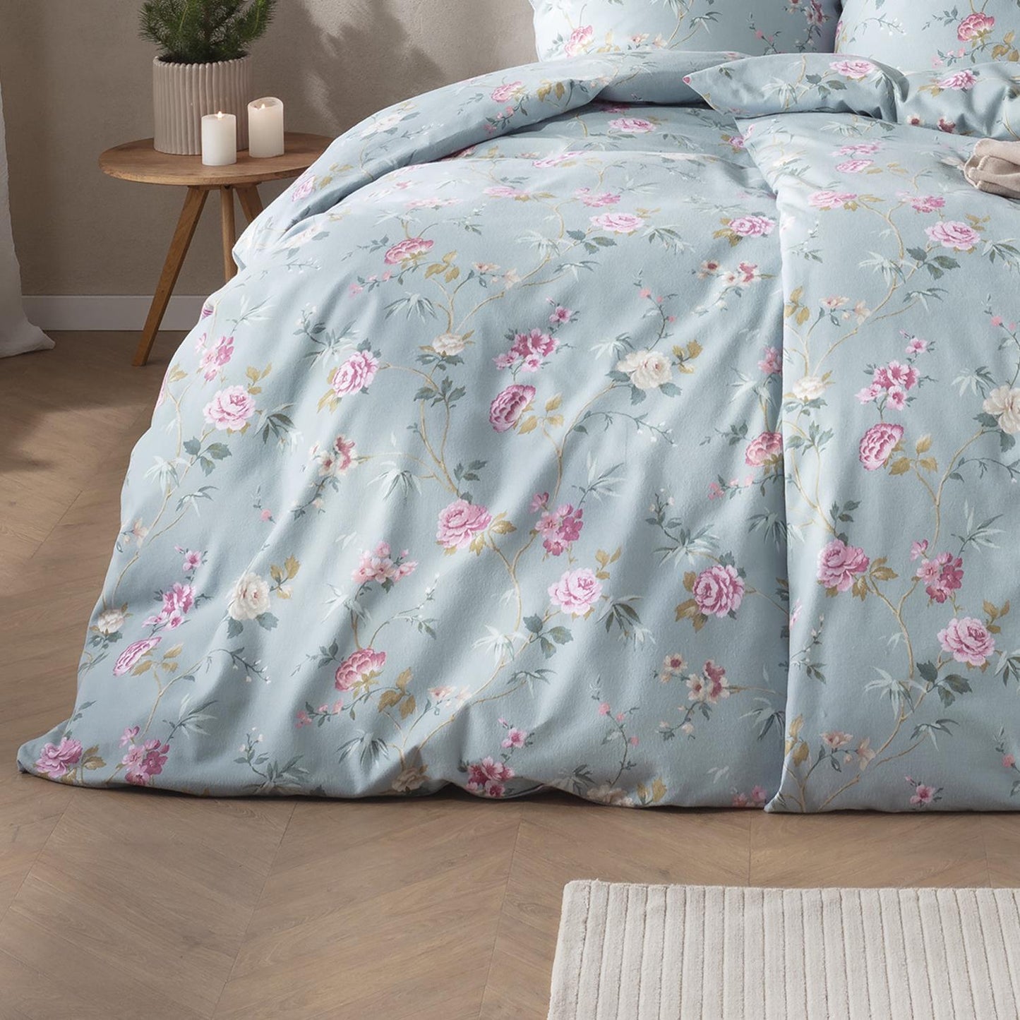 Estella Edelflanell Bettwäsche Corvara 5470-610 Rosen Blau 135x200