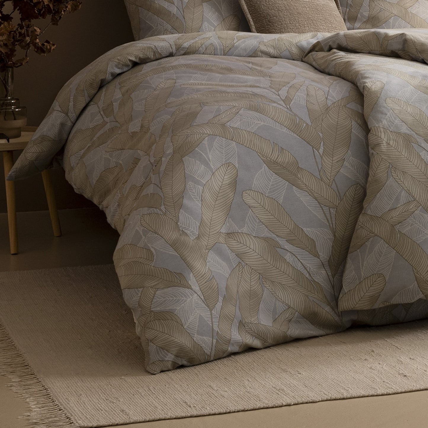 Estella Edelflanell Bettwäsche Pera 5480-810 Blätter grau sand 135x200