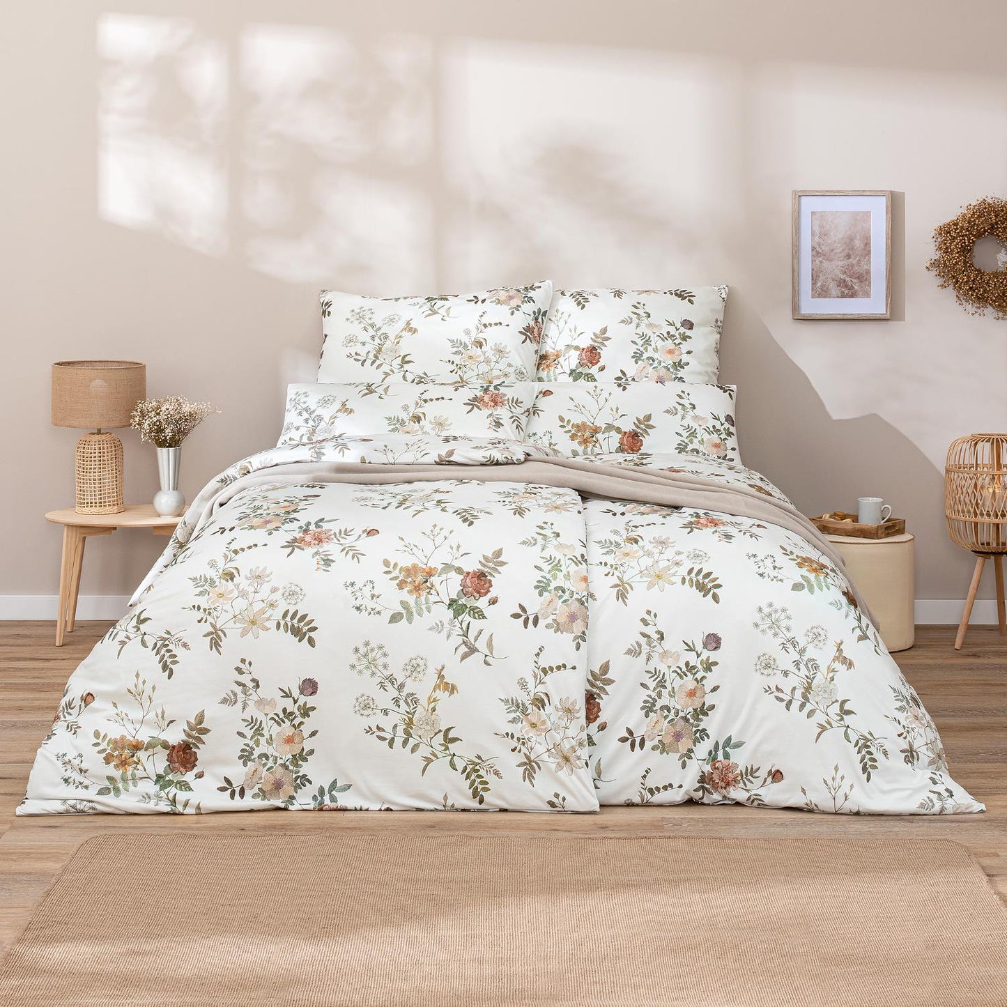 Luxuriöse Bettwäsche aus hautsympathischer Interlock Jersey – gemachtes Bett im Design Perla, ideal für Allergiker.