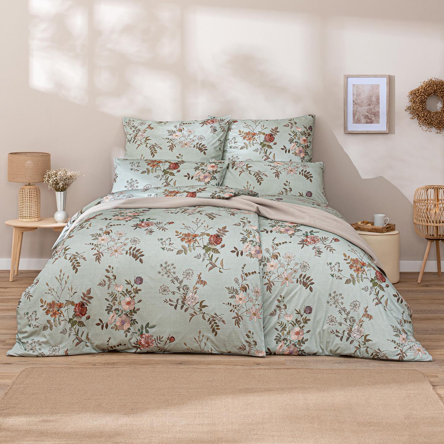 Luxuriöse Bettwäsche aus hautsympathischer Interlock Jersey – gemachtes Bett im Design Perla, ideal für Allergiker.