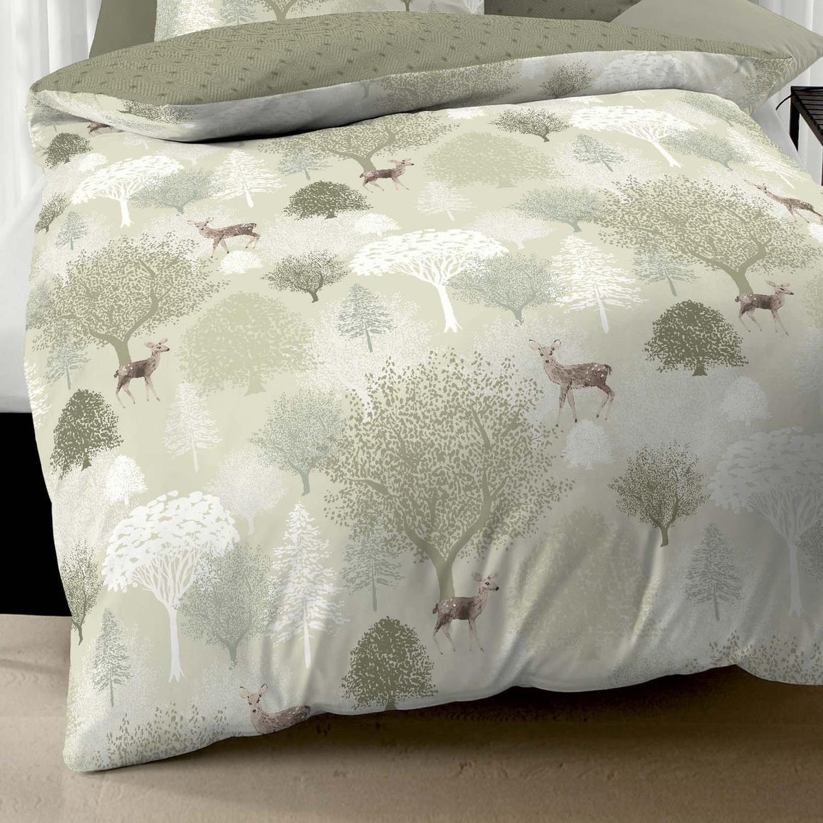 Bettwäsche Biber Autumn Khaki mit Waldmotiv 135 x 200 cm