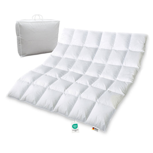 Eine Daunenbettdecke 200x200 Kassettensteppung extra warm