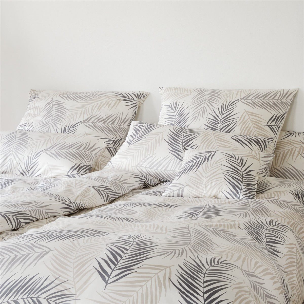 Elegante Mako Satin Bettwäsche Palm 24501-7 Blätter natur grau 135x200