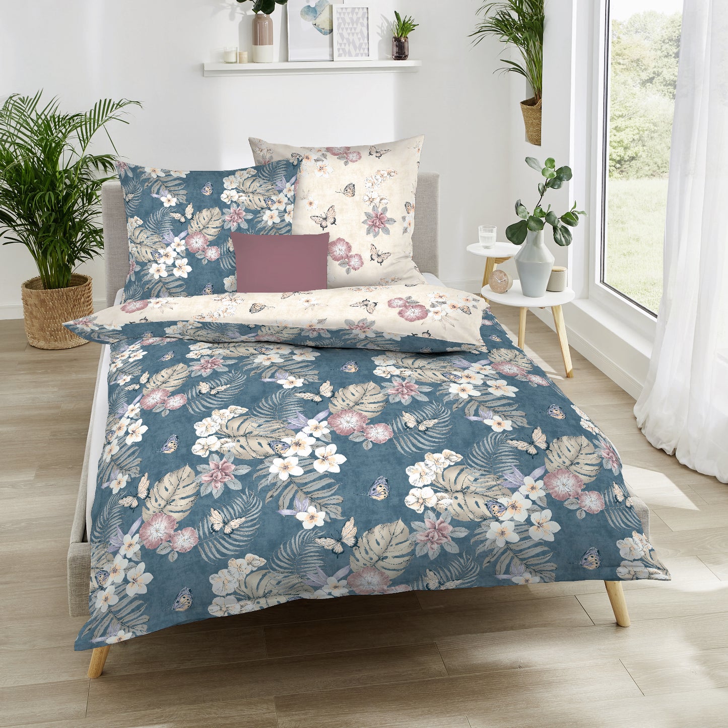 Bettwäsche Kaeppel Satin 425-71 Pina Colada Blumen indigo blau 135x200