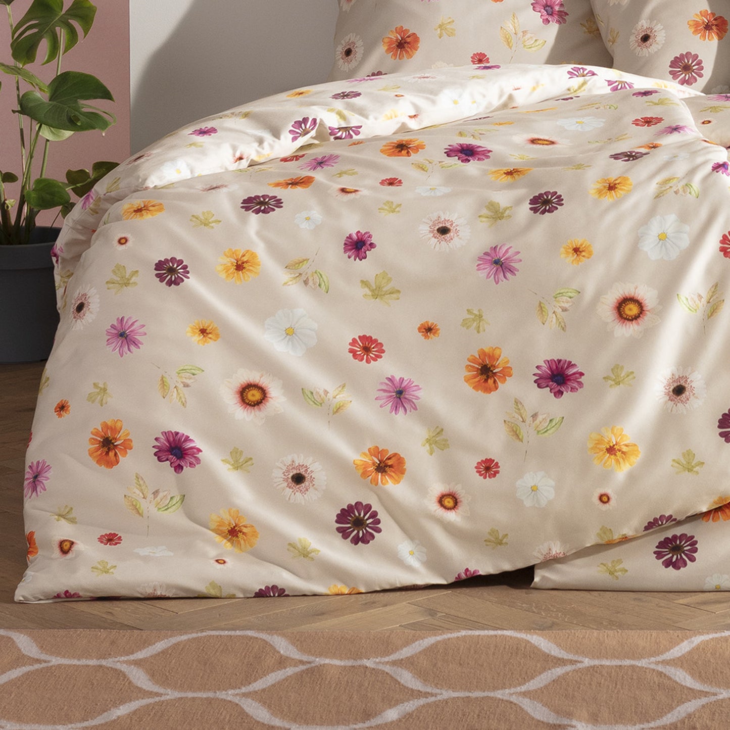 Estella Mako Satin Bettwäsche Adara 4856-200 Streublumen beige 135x200