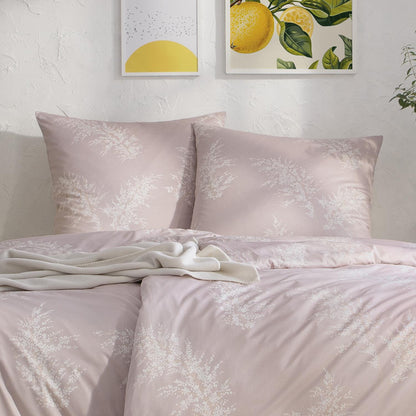 Freisteller der hautsympathischer Interlock Jersey Bettwäsche Rosalina – elegantes Design für modernen Schlafkomfort.