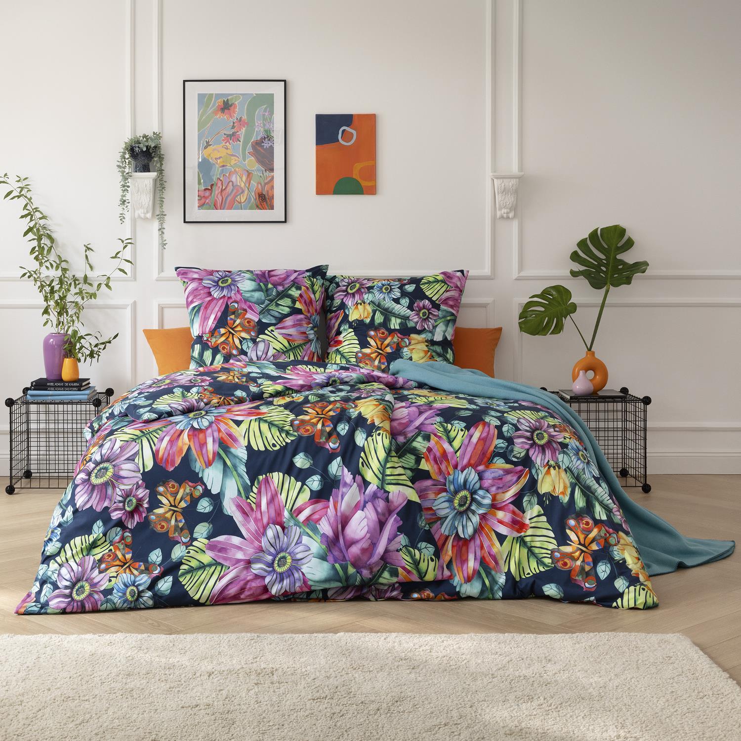 Luxuriöse Bettwäsche aus hautsympathischer Interlock Jersey – gemachtes Bett im Design Amarina, ideal für Allergiker.