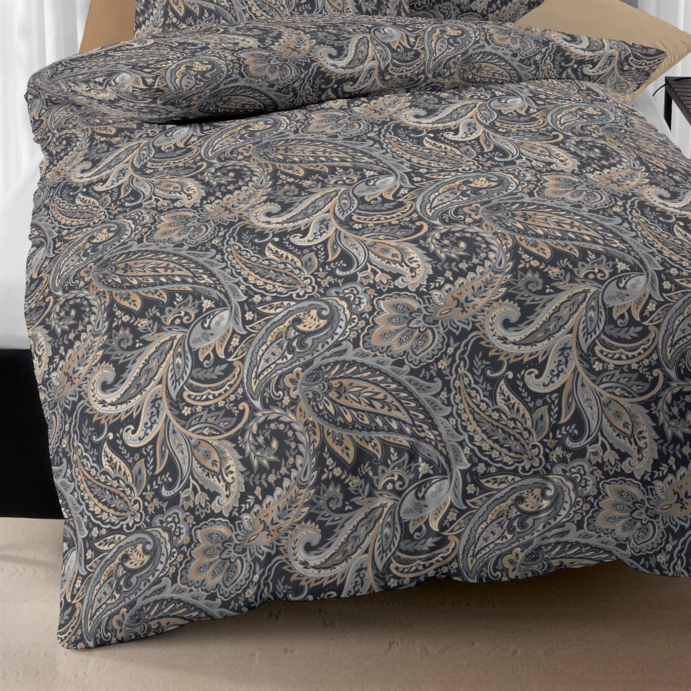 Bettwäsche Interlock Jersey Glory Anthrazit mit Paisleymuster 135 x 200 cm