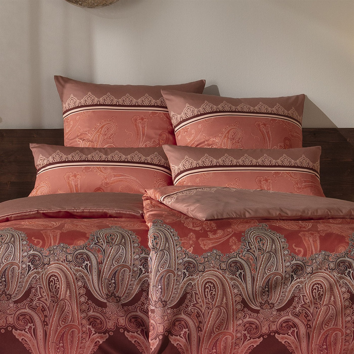 Bettwäsche Mako Satin Hestia Rot mit Paisleymuster 135 x 200 cm