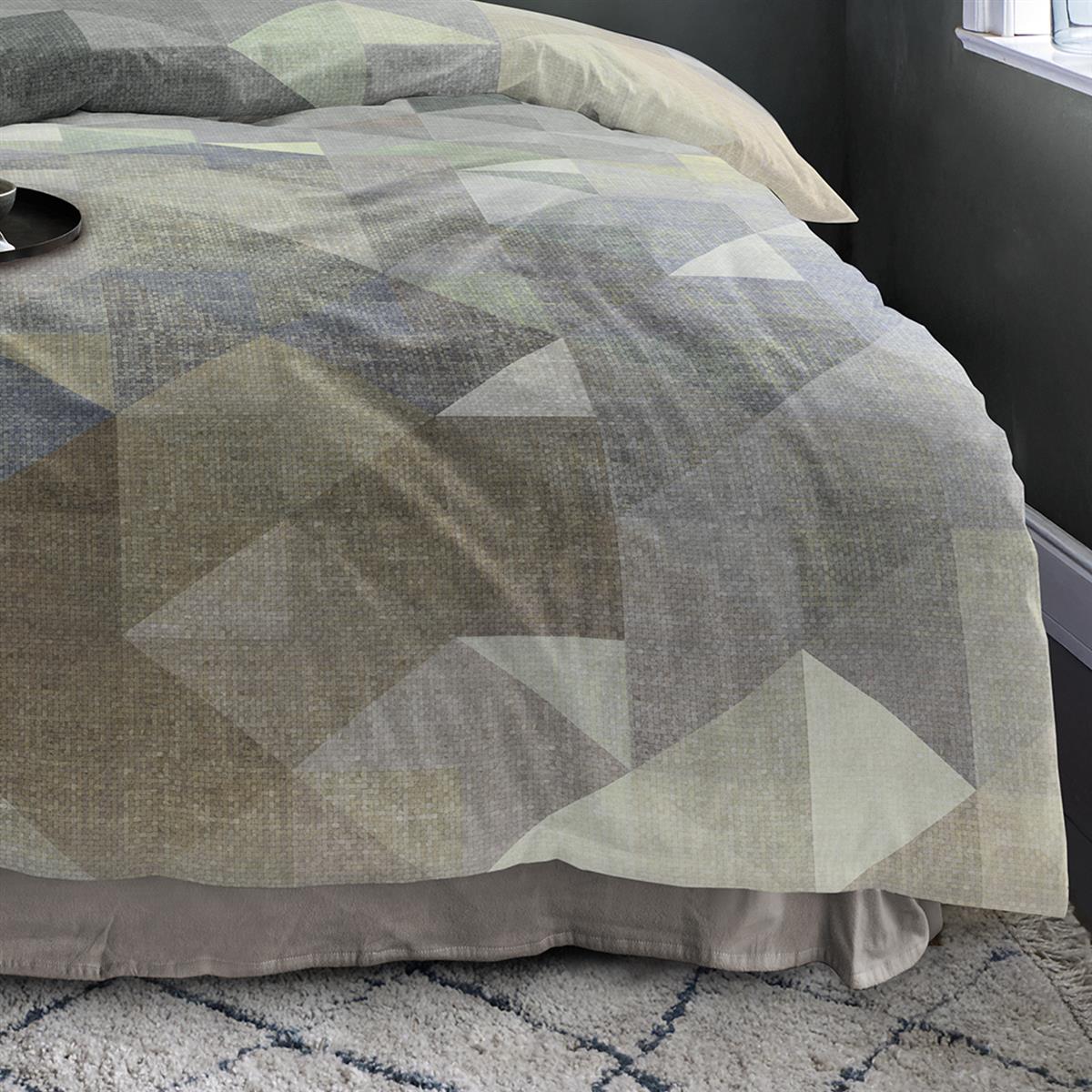 Bettwäsche Mako Satin Wave Natur mit geometrischem Muster 135 x 200 cm