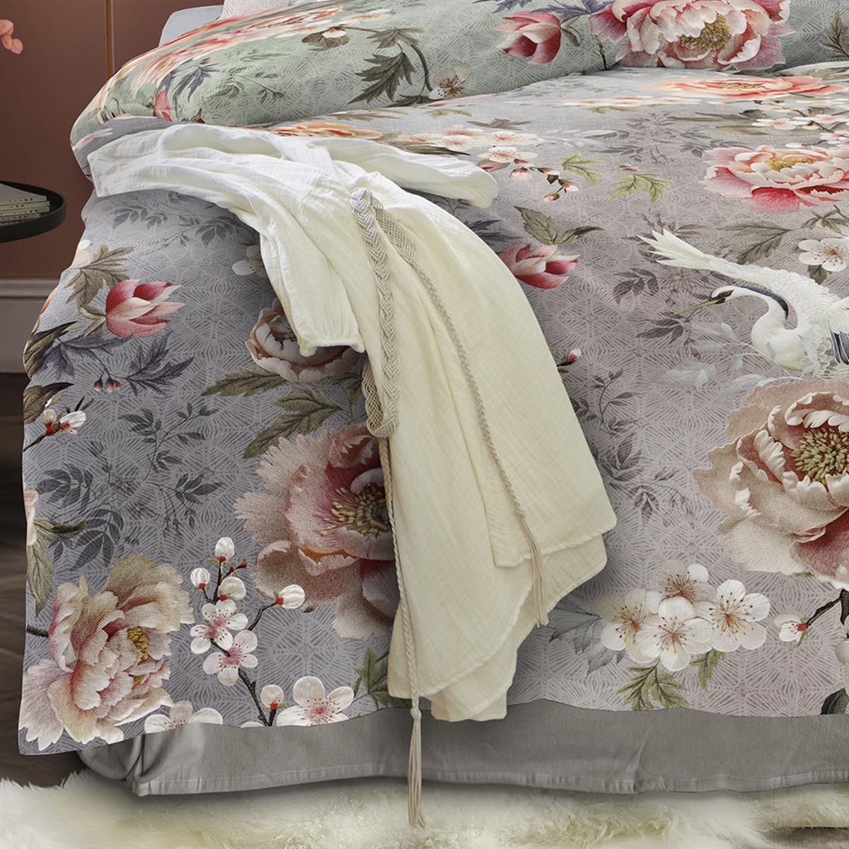 Bettwäsche Mako Satin Wave Grau mit Blumenmuster 135 x 200 cm