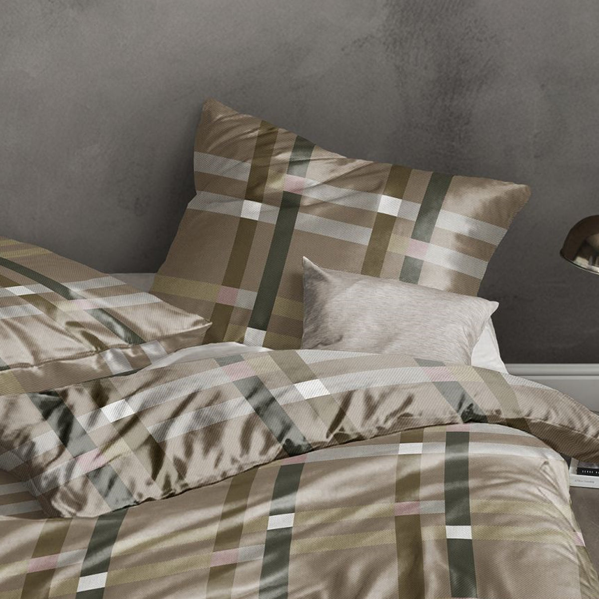 Bettwäsche Mako Satin Wave Braun mit Karomuster 135 x 200 cm