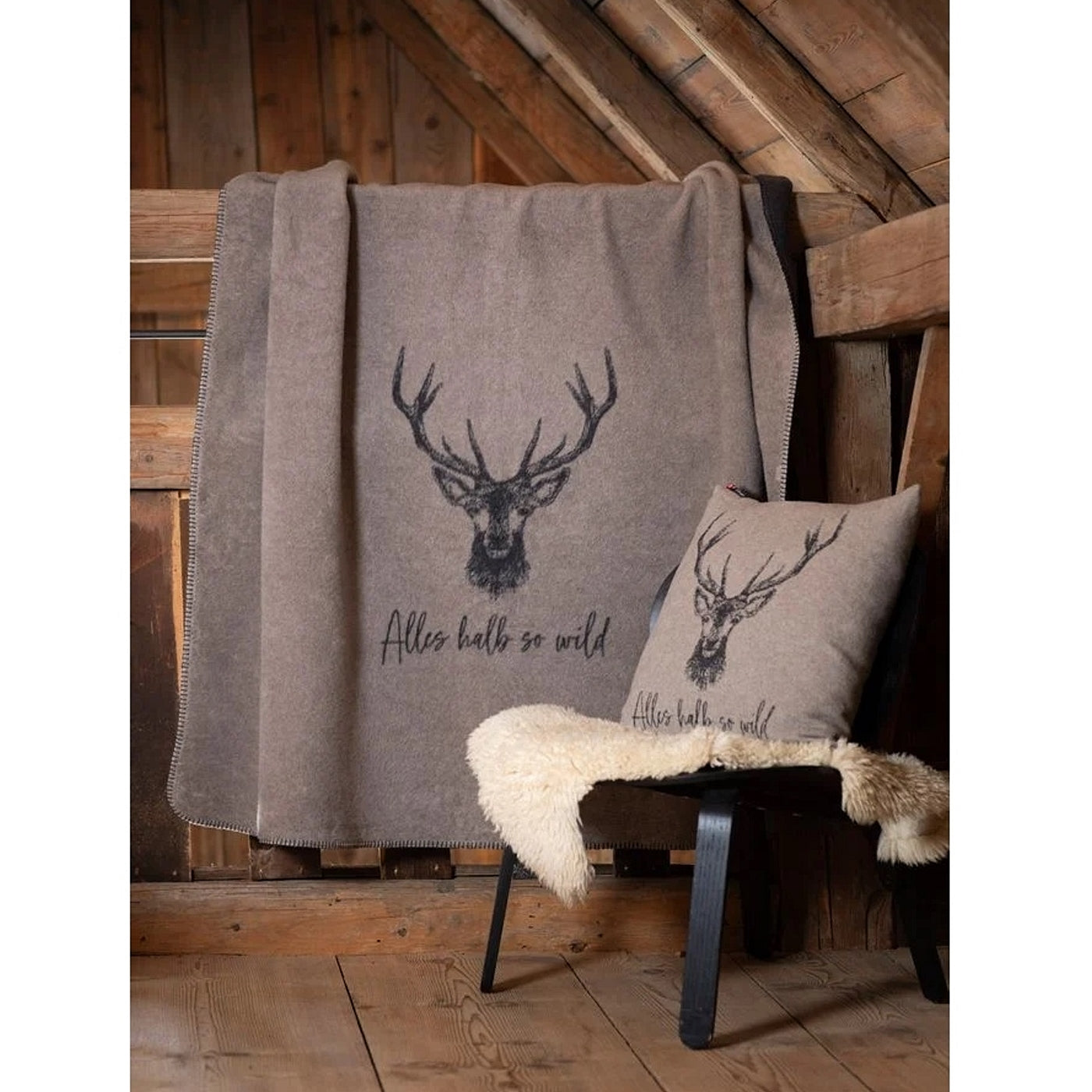 Fussenegger Wohndecke Savona Alles halb so Wild rauch 150x200