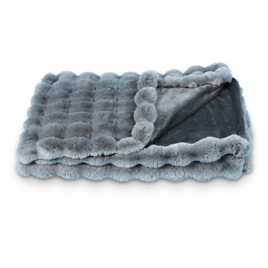 Star Home Kuscheldecke Cosy 150x200 cm in Anthrazit, gefaltet mit strukturierter Kunstfellseite und umgeschlagener Ecke.