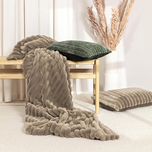 Magma Wohndecke Felldecke Kuscheldecke Raya taupe 140x200